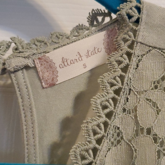 Dress - Picture 3 of 4